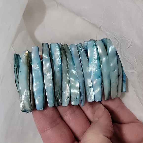 Blue tortoise shell cuff - Picture 3 of 4